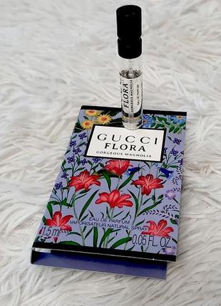 Gucci flora gorgeous magnolia💥оригінал мініатюра пробник 1,5 мл mini spray у книжці