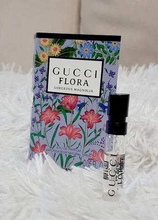 Gucci flora gorgeous magnolia💥оригинал миниатюра пробник 1,5 мл mini spray в книжке3 фото