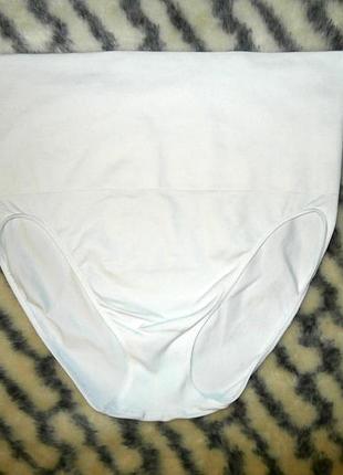 Жіночі безшовні трусики з корегуючим ефектом