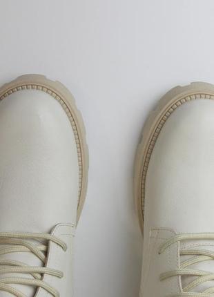 Белые молочные ботинки кожаные зимняя женская обувь на меху с застёжкой cosmo shoes new kate moko bs7 фото