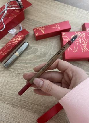 Стійкий механічний олівець для губ kiko