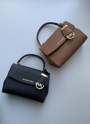 Чорна маленька сумка ava extra small black michael kors7 фото