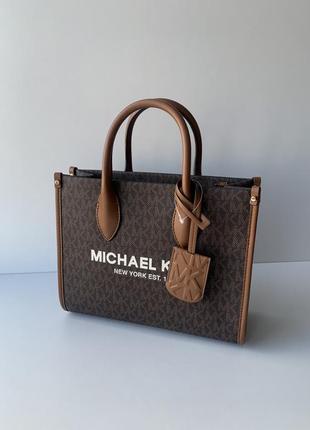 Коричнева сумка mirella small brown logo michael kors