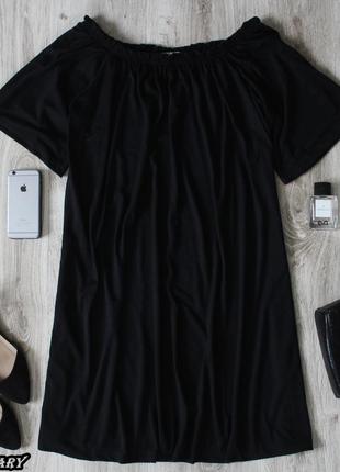Чёрное платье с открытыми плечами hm