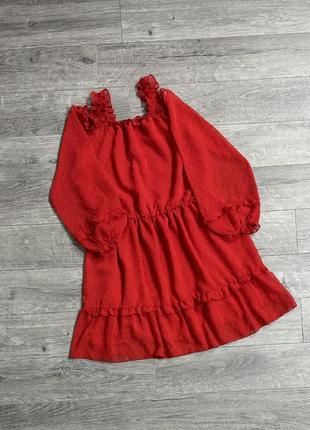 Платье с открытыми плечами из воздушного шифона в горошек4 фото