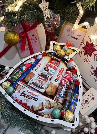 Подарочный бокс с сладостями в форме мешочка.