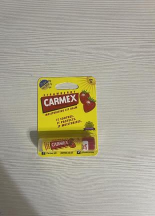 Бальзам для губ carmex клубника