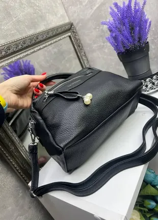 Чорна — два відділення на блискавці — елегантна стильна сумочка з прикрасою4 фото