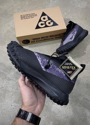 Трендовые мужские непромокаемые кроссовки nike acg mountain fly gtx black violet чёрные с сиреневым гортекс