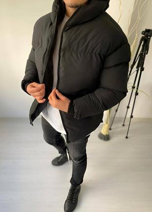Класична чоловіча зимова курточка, стильна чорна куртка на синтепоні з капюшоном великого розміру