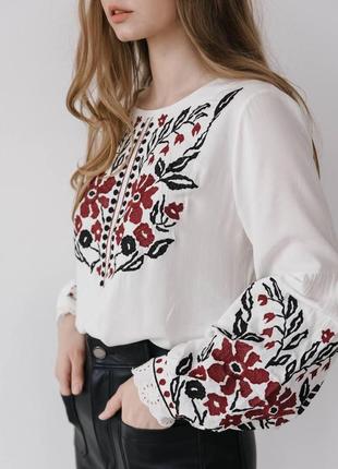 Сорочка-вишиванка жіноча "квітка" біла жіноча блузка вишита бавовняна3 фото