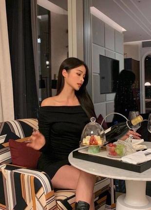 Платье с открытием плечами3 фото