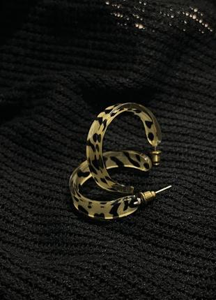 Новорічні сережки з тваринним принтом леопардовий принт