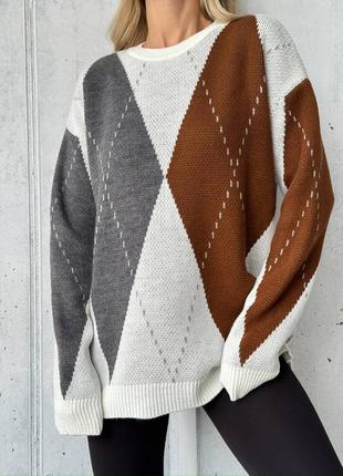 Удлиненный белый оверсайз кроя свитер с орнаментами из плотного трикотажного полотна 20245 фото