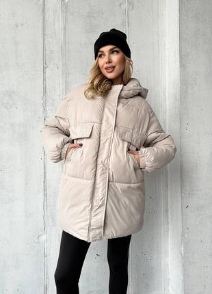 Женская удобная красивая теплая бежевая удлиненная куртка на евро зиму 2024