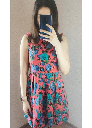 Очень классное платье в цветочный принт