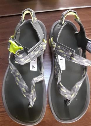 Босоніжки adidas