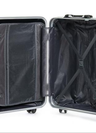 Abs пластикова дорожня валіза на 4-х колесах. (комплект).4 фото