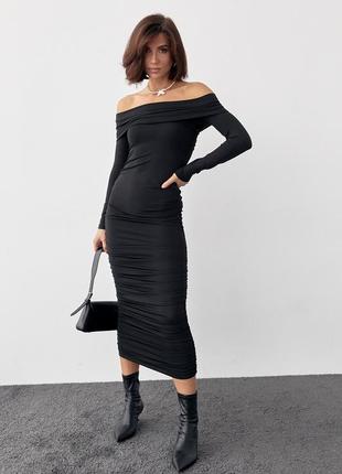 Силуэтное платье с драпировкой и открытыми плечами - черный цвет, l (есть размеры)7 фото