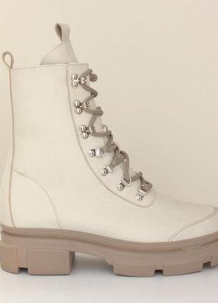 Молочные белые ботинки на меху на платформе женская обувь больших размеров 40-44 cosmo shoes moko queen bs3 фото