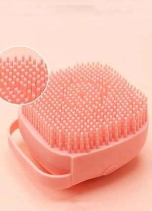 Силиконовая массажная мочалка щетка с дозатором silicone massage bath brush розовый5 фото
