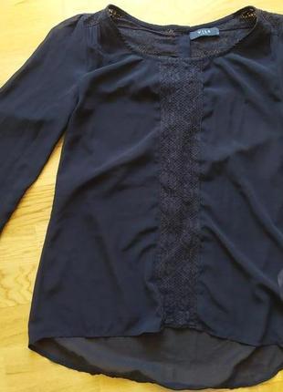 Чорна блуза з вишивкою вишиванка
