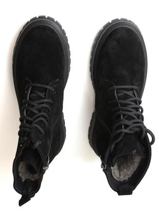 Жіночі замшеві черевики чорні зимове взуття на хутрі на платформі з блискавкою cosmo shoes new kate vel7 фото