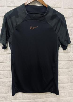 Футболка nike