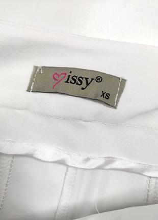 Бриджи женские белого цвета со сборкой от бренда love issy xs4 фото