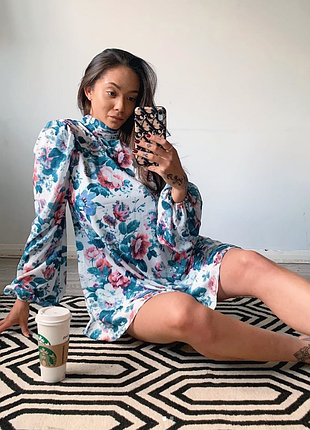 Платье с открытой спиной в цветок