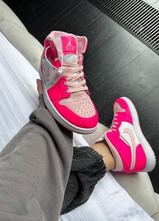 Нереальные женские кроссовки nike air jordan 1 retro high pink неоново-розовые9 фото