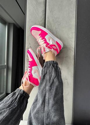 Нереальные женские кроссовки nike air jordan 1 retro high pink неоново-розовые5 фото