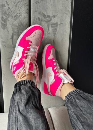 Нереальные женские кроссовки nike air jordan 1 retro high pink неоново-розовые6 фото