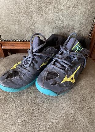 Привлеченные кроссовки mizuno оригинальные