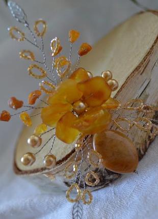 Бутоньерка, брошь с натуральным янтарем и авантюрином ′осенний букет′1 фото
