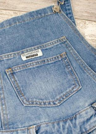 Стильный джинсовый комбинезон модный с карманом2 фото