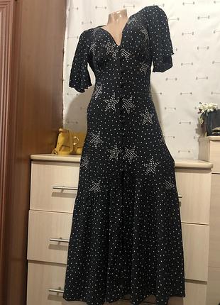 Платье с открытой спинкой