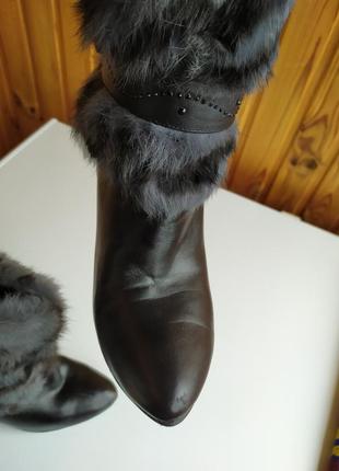 Стильные шикарные зимние черные сапоги на каблуке с мехом , 39размер6 фото