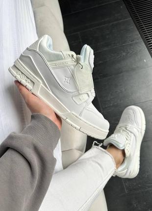Красивейшие женские кроссовки в стиле louis vuitton trainer sneakers white белые2 фото