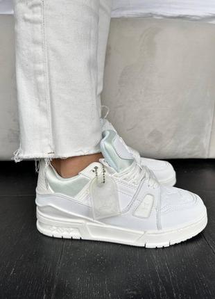 Красивейшие женские кроссовки в стиле louis vuitton trainer sneakers white белые3 фото