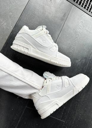 Красивейшие женские кроссовки в стиле louis vuitton trainer sneakers white белые6 фото