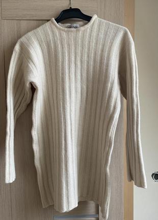 Кофта молочного кольору 75% вовна italy, м