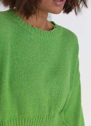 Короткий джемпер с рваными краями - зеленый цвет, l (есть размеры)4 фото