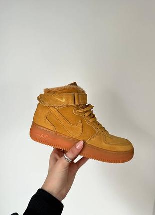 Крутые женские зимние кроссовки nike air force brown high fur рыжие на меху10 фото