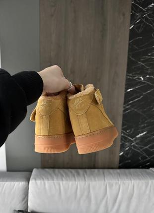 Крутые женские зимние кроссовки nike air force brown high fur рыжие на меху7 фото