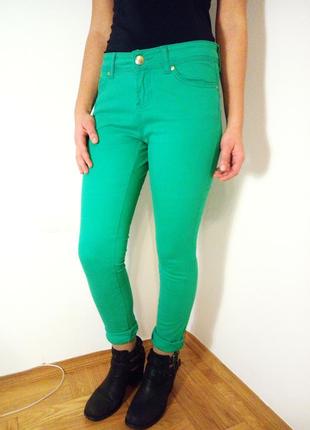 Яркие, модные джинсы р.83 фото