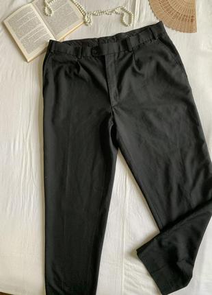 Базові  чорні класичнi брюки з вовною