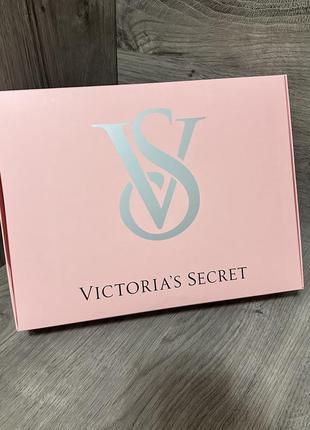 Подарункова коробка victoria’s secret3 фото