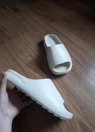 Шльпки в стилі adidas stripe yeeze slide