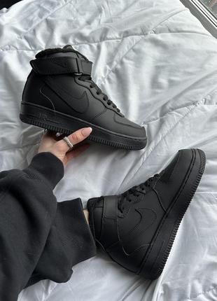 Классные женские зимние кроссовки nike air force black high fur чёрные на меху